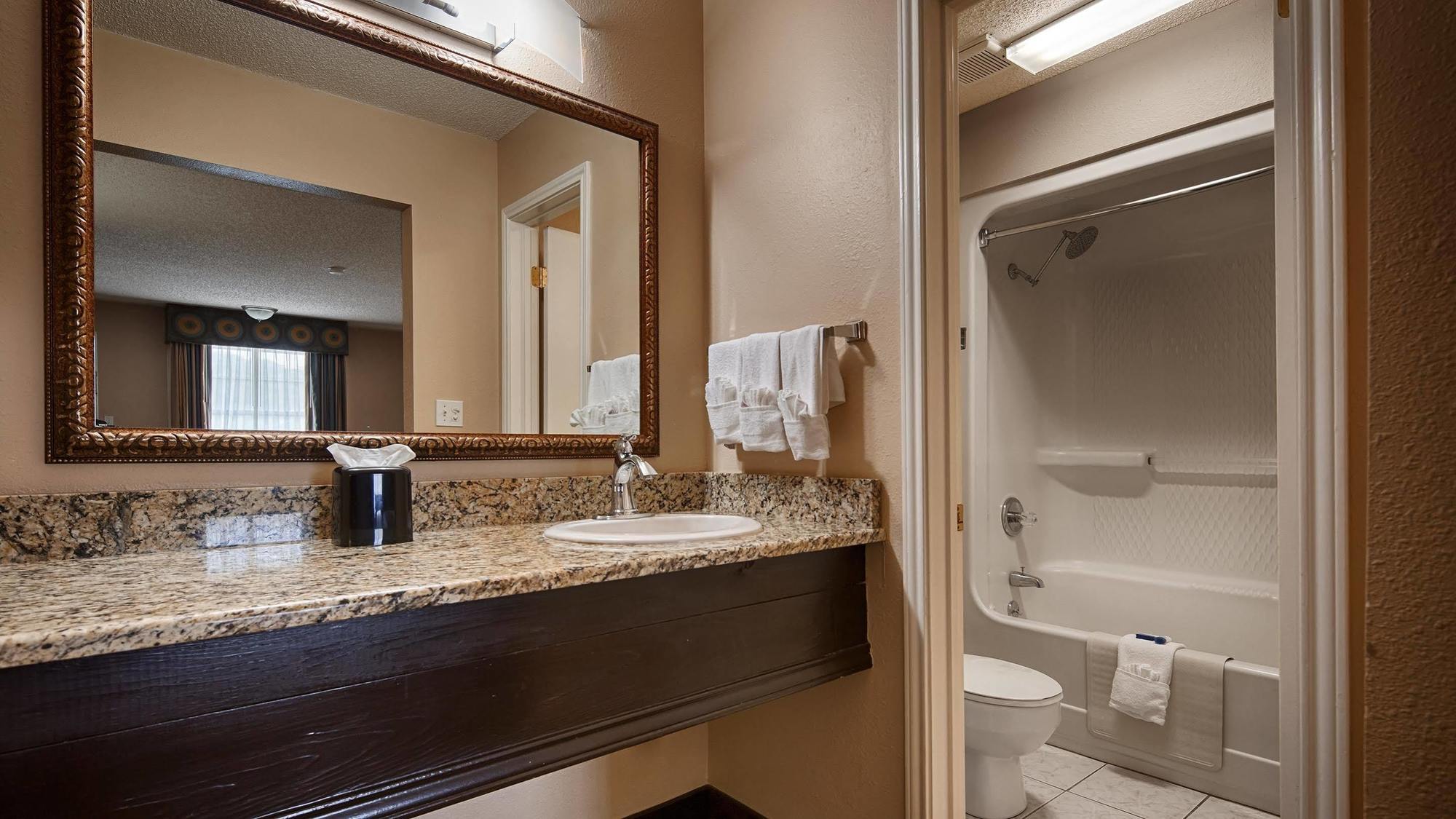 Best Western Sunday House Inn Kerrville Kültér fotó