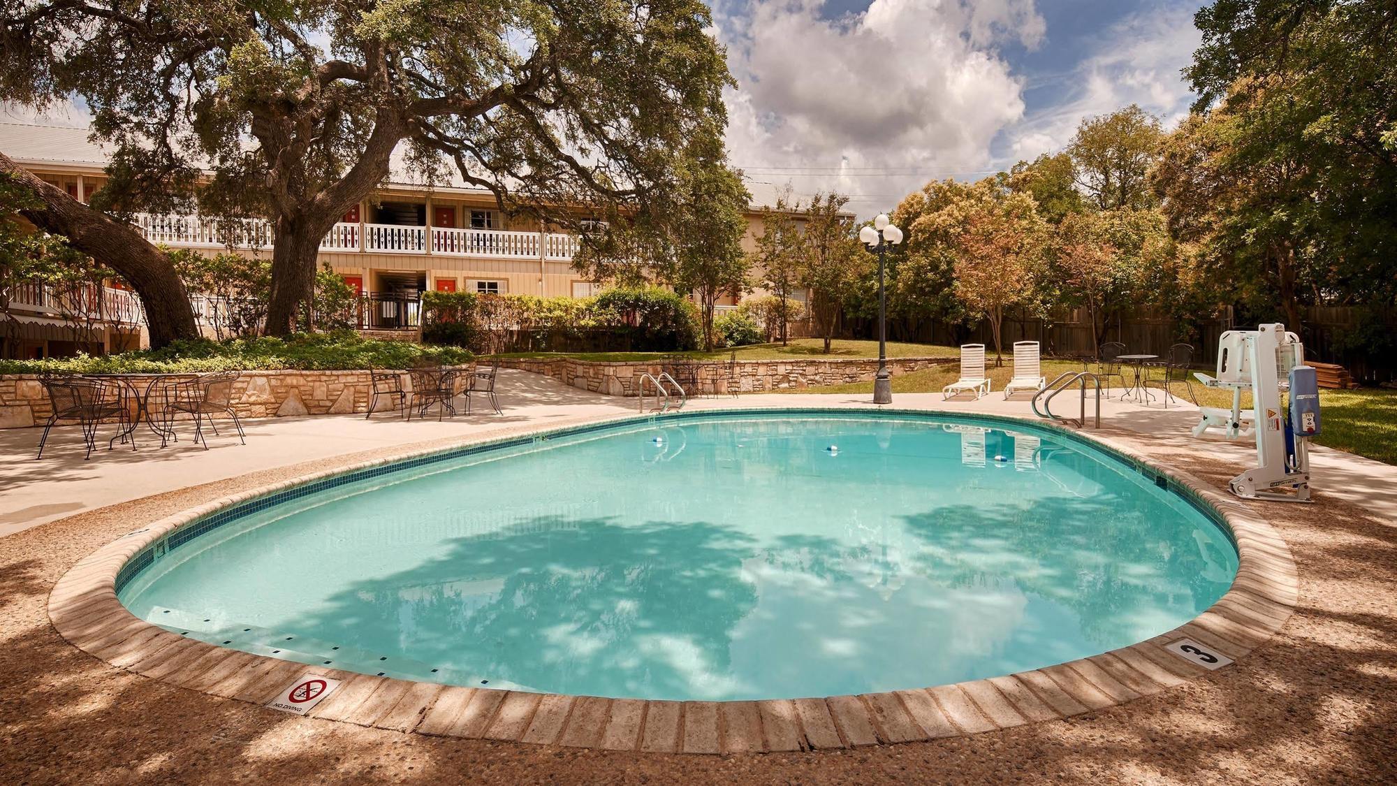 Best Western Sunday House Inn Kerrville Kültér fotó